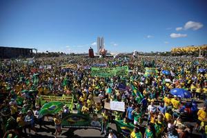 Biểu tình ủng hộ chống tham nhũng