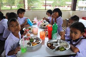 Báo động tham nhũng trong trường học