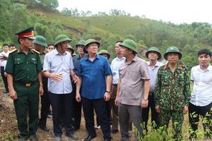 Phó Thủ tướng: Chưa thể dùng trực thăng chữa cháy rừng khi gió mạnh