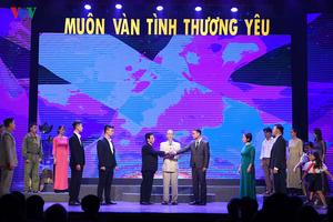 Xúc động chương trình Chính luận-Nghệ thuật "Muôn vàn tình thương yêu