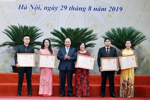 Thủ tướng dự lễ trao tặng danh hiệu Nghệ sĩ Nhân dân, Nghệ sĩ Ưu tú
