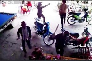 Long An: Nhóm đối tượng ngang nhiên đập phá nhà dân
