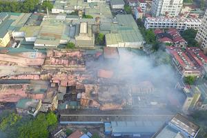 Thủ tướng yêu cầu bảo đảm an toàn cho người dân quanh khu cháy Công ty Rạng Đông 