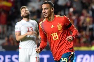 Tây Ban Nha, Italy sắp có vé dự vòng chung kết Euro