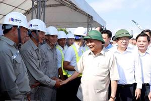 Thủ tướng thị sát tiến độ thi công cao tốc Trung Lương-Mỹ Thuận