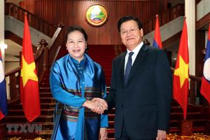 Chủ tịch Quốc hội Nguyễn Thị Kim Ngân hội kiến Thủ tướng Lào