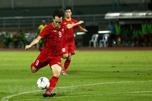 Huấn luyện viên Park Hang-seo xin lỗi sau khi nhận thẻ vàng