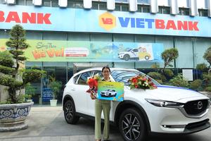 Vietbank trao thưởng xe Mazda cho khách hàng gửi tiết kiệm 