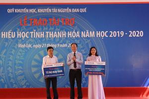 Quỹ Khuyến học, khuyến tài Nguyễn Đan Quế trao thưởng tại tỉnh Thanh Hóa