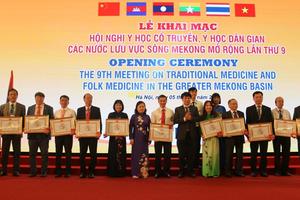 30% bệnh nhân được khám và điều trị bằng y học cổ truyền