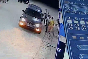 Tát cảnh sát giao thông bị phạt 2,5 triệu đồng: Có đủ tính răn đe?