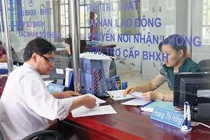 Từ 1/10, Hà Nội thanh toán chế độ BHXH qua tài khoản cá nhân