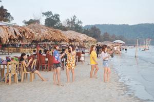 Quảng Ninh: Đón 10,5 triệu khách du lịch