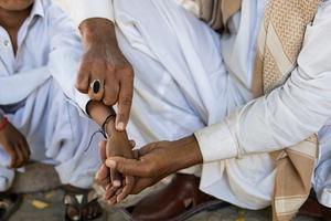 Gần 900 trẻ em Pakistan nhiễm HIV do bác sỹ tái sử dụng ống tiêm