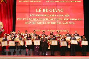 Bế giảng lớp bồi dưỡng cán bộ quy hoạch cấp chiến lược của Đảng