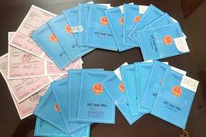Hà Nội: Khởi tố 5 đối tượng trong đường dây làm giả sổ tạm trú