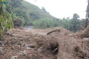 Xuất hiện nhiều điểm sạt lở nguy hiểm sau mưa lũ ở Quảng Trị
