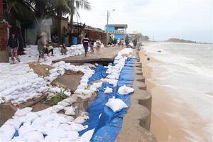 Bão gây thiệt hại 400 tỷ đồng vừa tan, Bình Định lại sắp đón mưa lũ