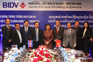 Phó Thủ tướng Chính phủ Hoàng gia Campuchia Men Sam An  thăm và làm việc tại BIDV