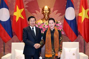 Chủ tịch Quốc hội Nguyễn Thị Kim Ngân hội kiến Thủ tướng Lào