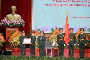 Kỷ niệm 25 năm thành lập, MB đón nhận Huân chương Bảo vệ Tổ quốc hạng Nhất