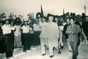 Bài 5: Thể hiện lòng yêu nước như thế nào cho đúng?