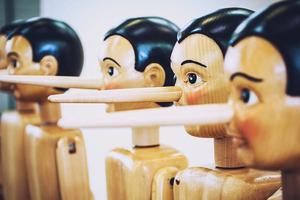 Bài 3: Thật giả lẫn lộn và "bệnh giả dối"