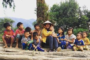 Xúc động với tâm sự nghẹn lòng của những giáo viên cắm bản