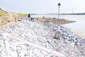 Hỗ trợ tu sửa, xử lý khẩn cấp đê, kè, cống không quá 3 tỷ đồng/1 công trình