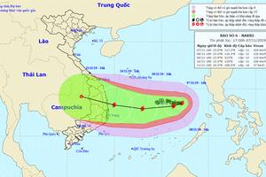 Bão số 6 giật cấp 15 gây mưa bão ở khu vực giữa Biển Đông