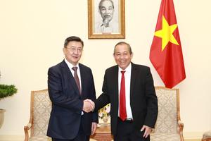 Phó Thủ tướng Thường trực tiếp Bộ trưởng Bộ Quốc phòng Mông Cổ