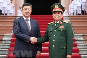 Bộ trưởng Bộ Quốc phòng Mông Cổ thăm chính thức Việt Nam