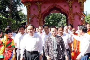 Trà Vinh: Chủ tịch Quốc hội dự Ngày hội Đại đoàn kết tại ấp Sóc Chà B
