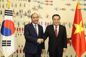 Thủ tướng Nguyễn Xuân Phúc hội kiến Chủ tịch Quốc hội Hàn Quốc