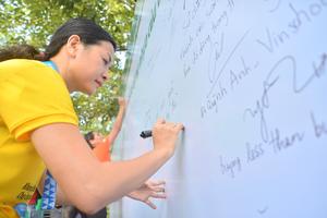 Gần 6.000 vận động viên đến từ 23 quốc gia kêu gọi “không để nhựa thành rác”