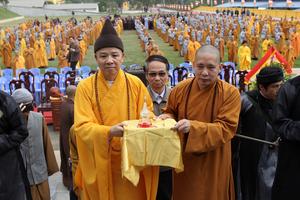 Linh thiêng lễ nhập linh Cố Trưởng lão Hòa thượng Thích Thanh Tứ tại Bảo tháp Viên Quang