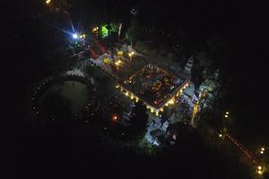 Lung linh hình ảnh nhiễu Tháp Phật hoàng Trần Nhân Tông