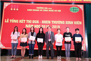 Trường Đại Học Kinh Doanh và Công Nghệ Hà Nội : Phát huy truyền thống" Rèn đức luyện tài , miệt mài học tập"