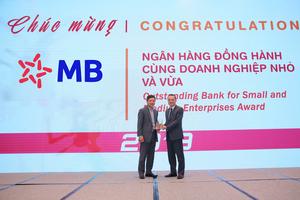 MB vinh dự nhận hai Giải thưởng danh giá