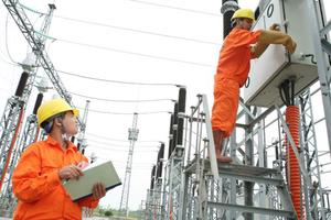 Nguy cơ thiếu điện buộc EVN phải tính phương án chạy máy phát dầu