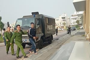 Cán bộ Công an trại giam thuê xe ô tô bán lấy tiền tiêu xài 