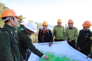 Phối hợp diễn tập phòng cháy chữa cháy tại khu vực trọng điểm rừng Hoàng Liên 