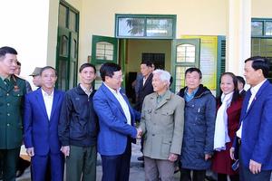 Phó Thủ tướng Phạm Bình Minh tiếp xúc cử tri Thái Nguyên