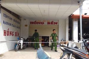 Khen thưởng Ban chuyên án truy bắt nhanh thủ phạm trộm 200 cây vàng