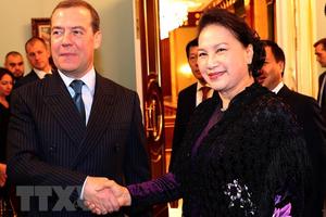Chủ tịch Quốc hội Nguyễn Thị Kim Ngân hội kiến Thủ tướng Nga Medvedev