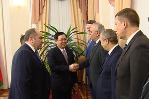 Việt Nam - Belarus nhất trí hỗ trợ sản xuất ô tô vận tải