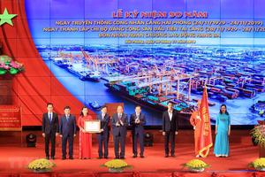 Thủ tướng dự kỷ niệm 90 năm Ngày truyền thống công nhân Cảng Hải Phòng