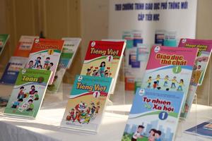 Chính thức giới thiệu bộ sách giáo khoa xã hội hóa đầu tiên