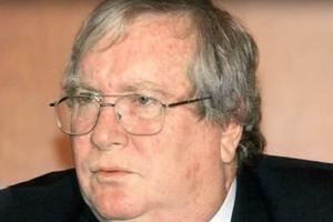 Giáo sư về tham nhũng bị cáo buộc rửa tiền hàng triệu USD