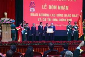 Thủ tướng trao Huân chương Lao động hạng Nhất cho Học viện Chính trị khu vực III 